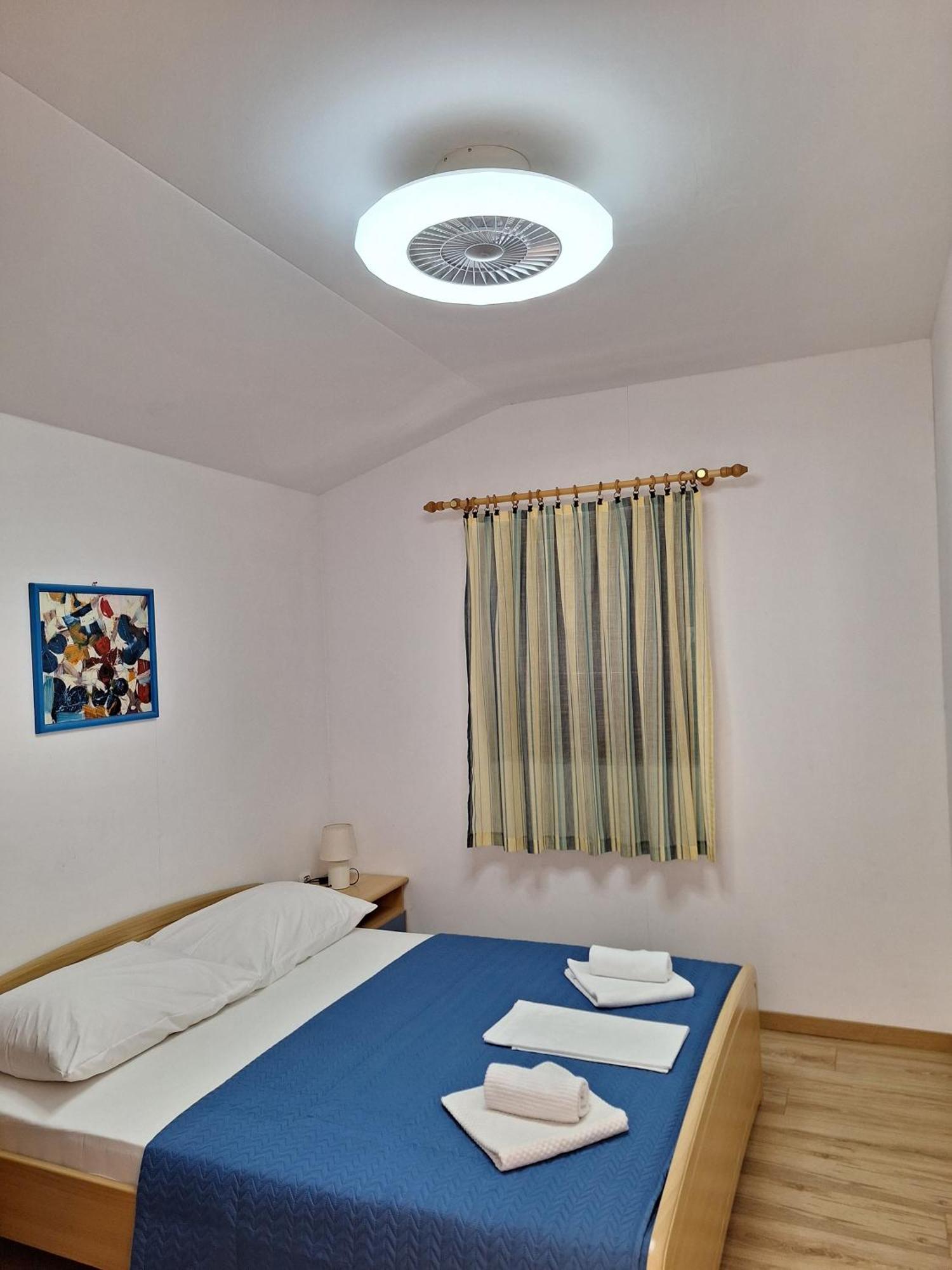 Apartmani Mw, Plavi Apartman バスカ エクステリア 写真